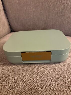 Bentgo Kids Mint Green Lunchbox with Yellow Accent